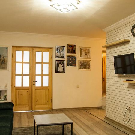 Apartment Near Church Tbiliszi Kültér fotó