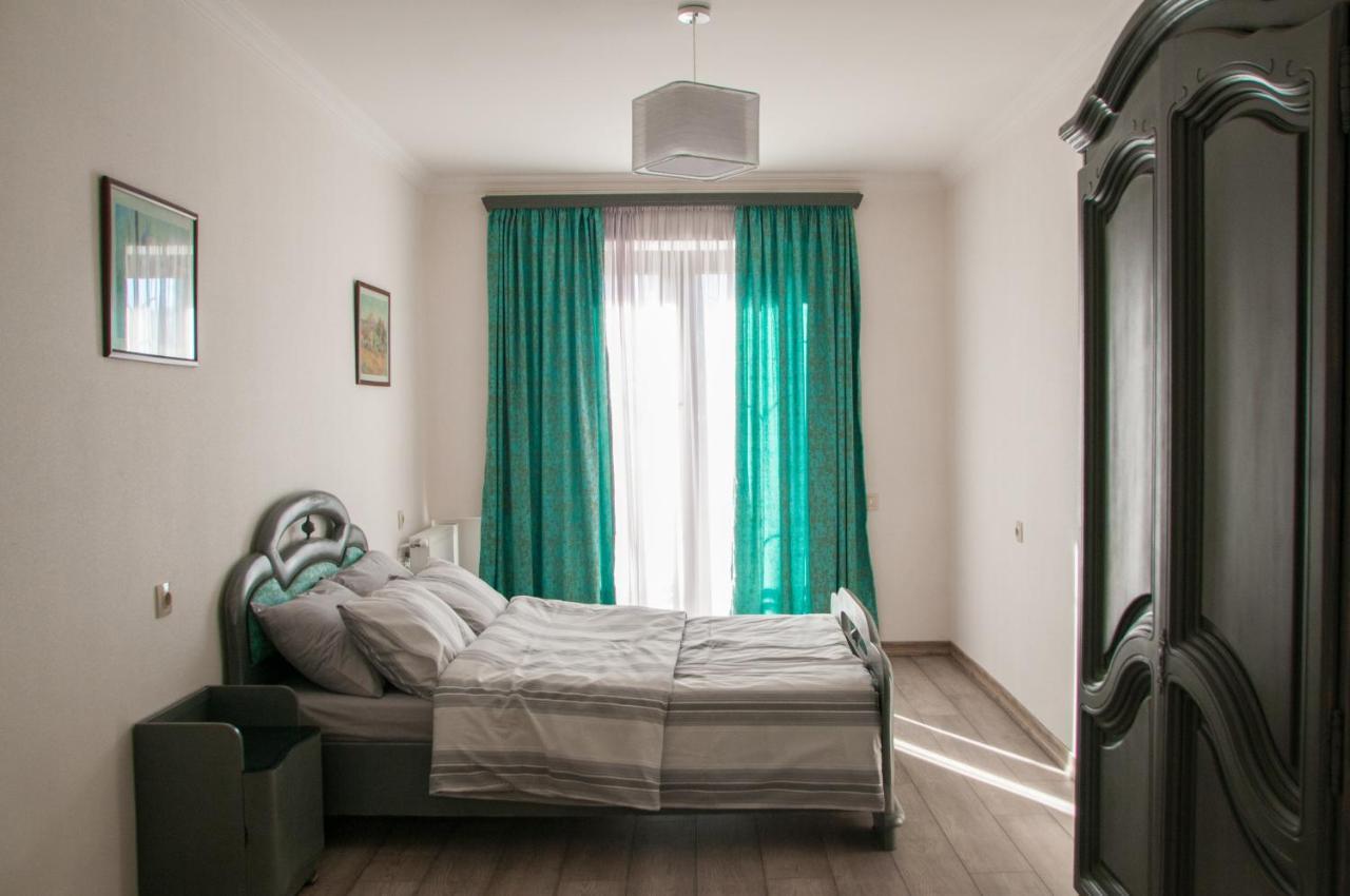 Apartment Near Church Tbiliszi Kültér fotó