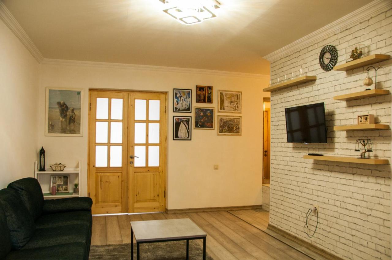 Apartment Near Church Tbiliszi Kültér fotó